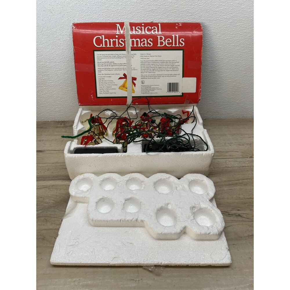 Vintage 1990 Ye Merrie Minstrel Caroling Musical Christmas Bells 25 Songs
